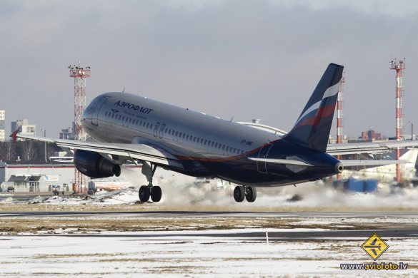 Airbus A320-214