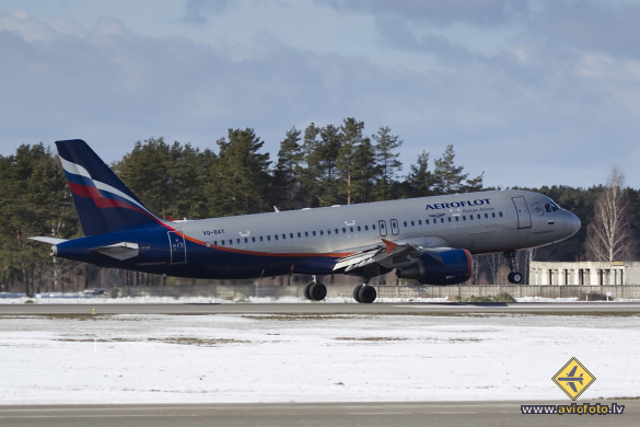Airbus A320-214