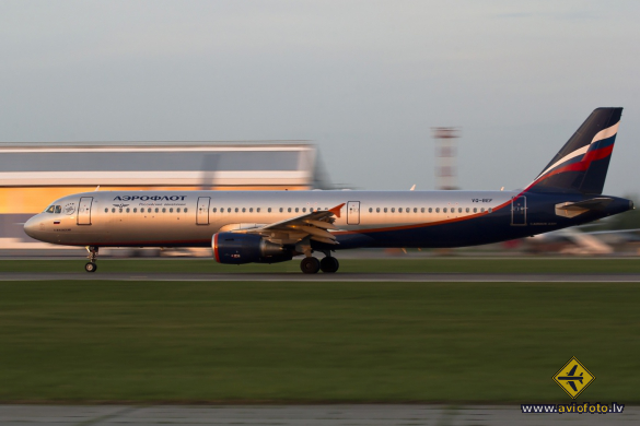 Airbus A321-211