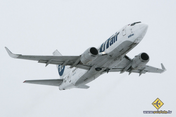 Boeing 737-524