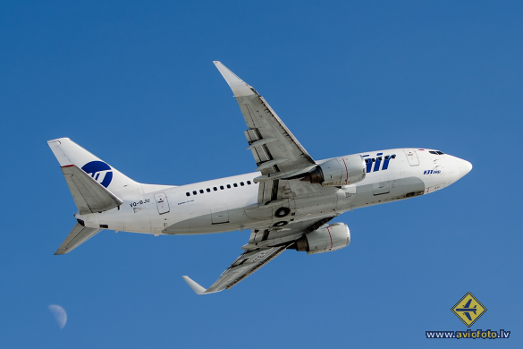 Boeing 737-524