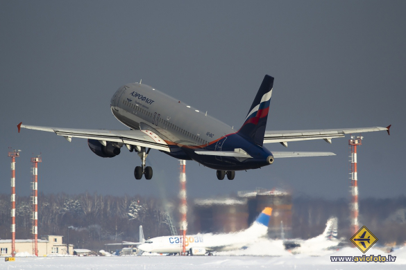 Airbus A320-214