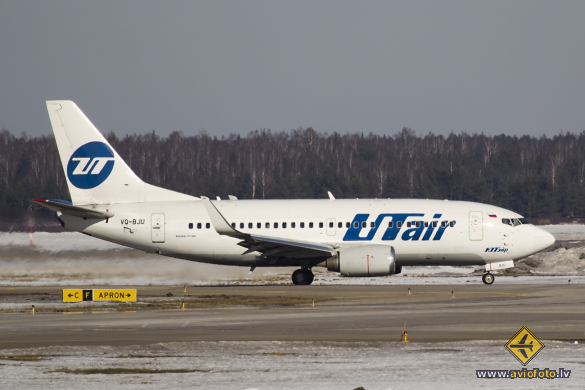 Boeing 737-524