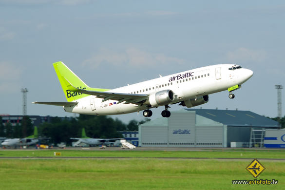 Boeing 737-36Q