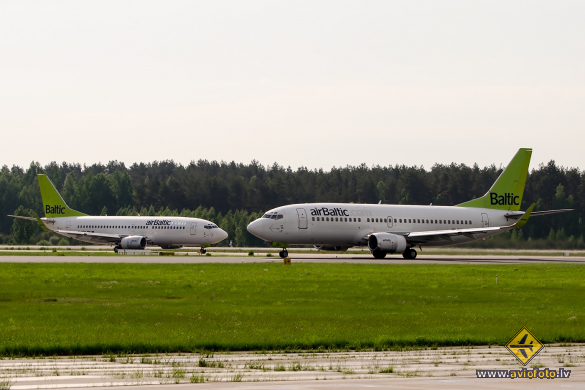 Boeing 737-36Q