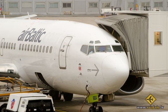 Boeing 737-36Q