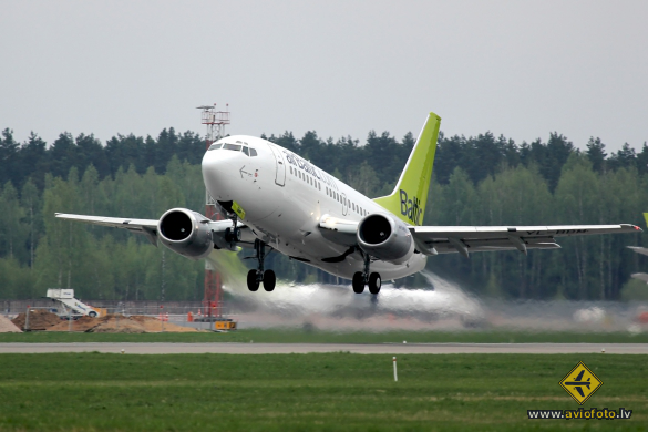 Boeing 737-522