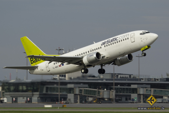 Boeing 737-31S