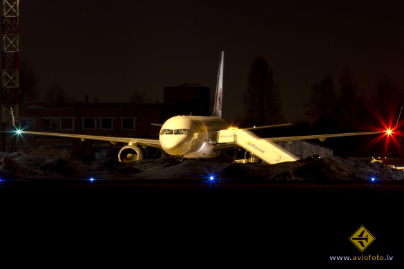 Boeing 757-256