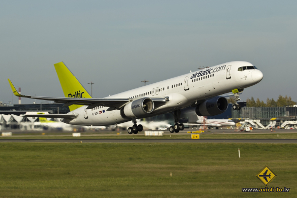 Boeing 757-256