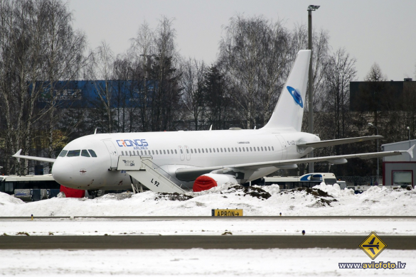 Airbus A320-214