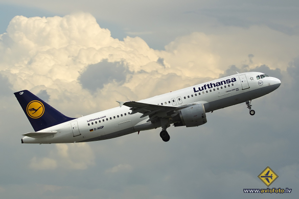 Airbus A320-211