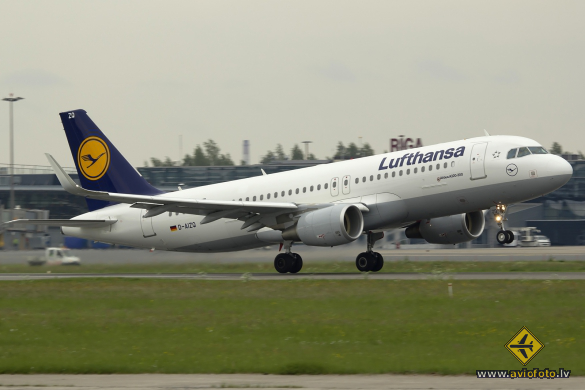 Airbus A320-214