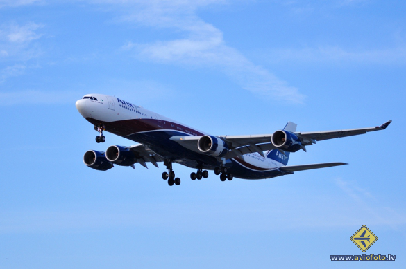 Airbus A340-542