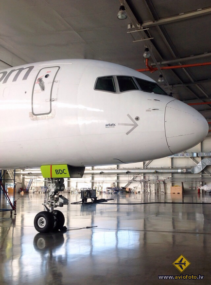 Boeing 757-256