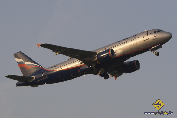 Airbus A320-214
