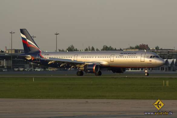 Airbus A321-211