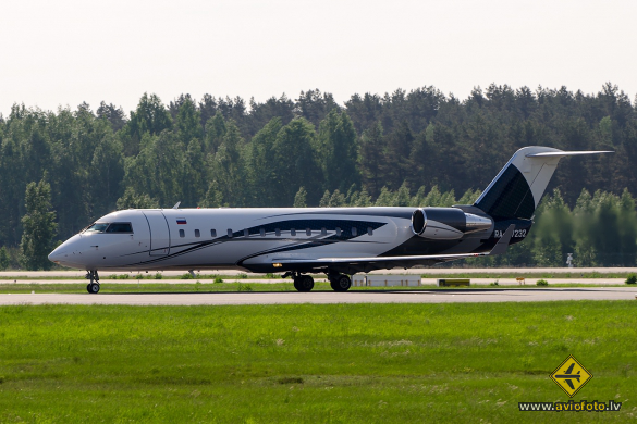 Bombardier Challenger 850 (CRJ-200SE/CL-600-2B19)