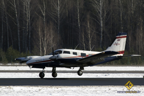 Piper PA-34-220T Seneca