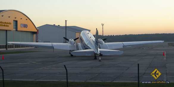Douglas C-53C Skytrooper (DC-3A)