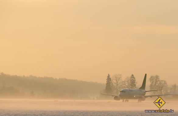 Boeing 737-522