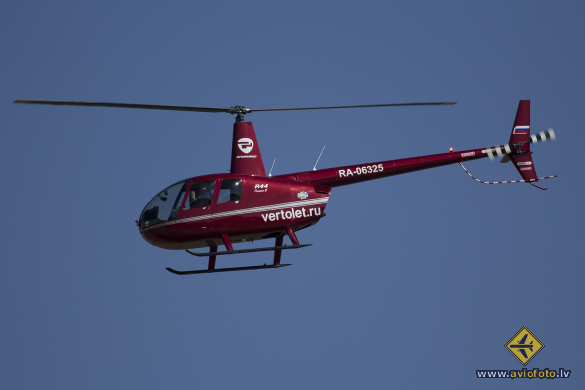 Robinson R-44 Raven II