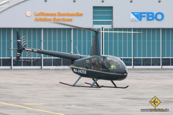 Robinson R-44 Clipper II