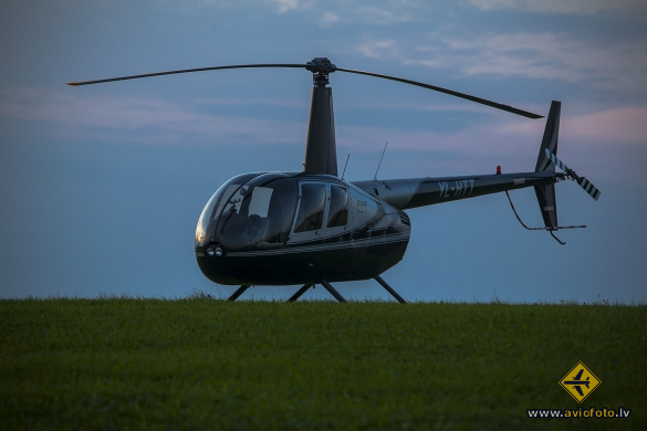 Robinson R-44 Raven II
