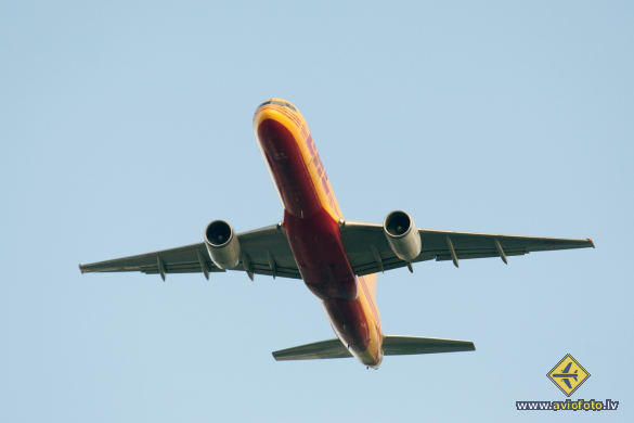 Boeing 757-236(SF)