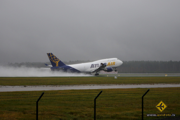 Boeing 747-446(BCF)
