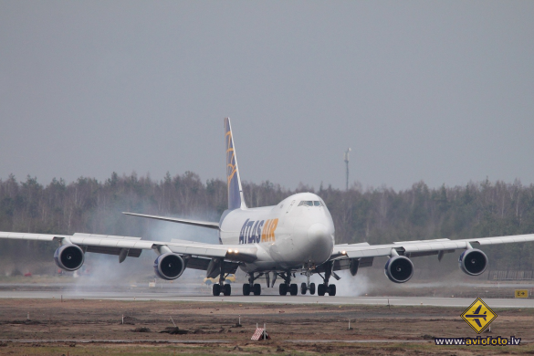 Boeing 747-47UF/SCD