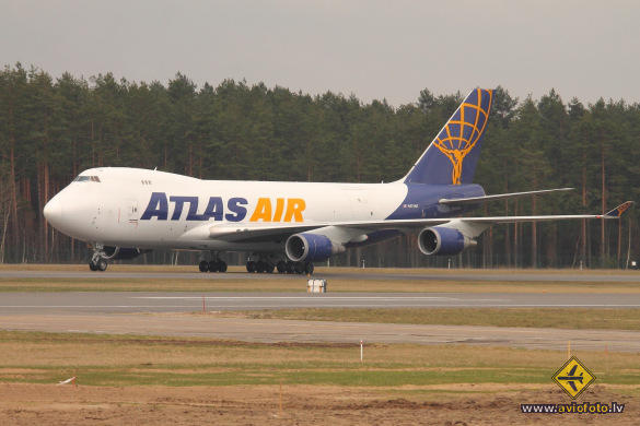 Boeing 747-47UF/SCD