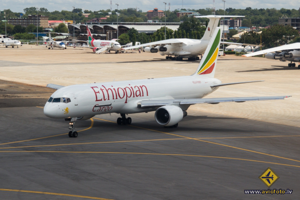 Boeing 757-260PF