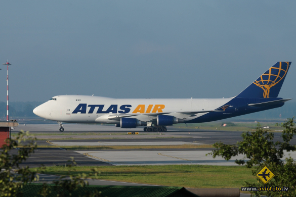 Boeing 747-47UF/SCD