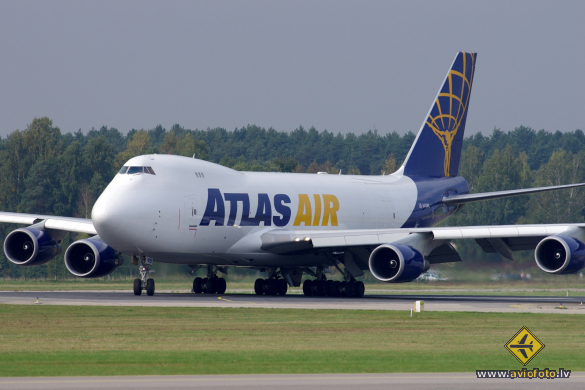 Boeing 747-47UF/SCD