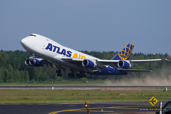Boeing 747-47UF/SCD