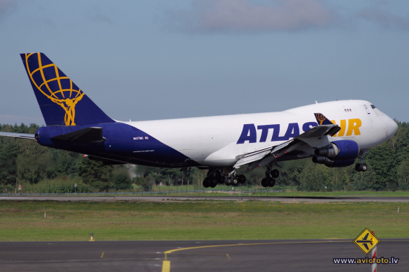 Boeing 747-47UF/SCD