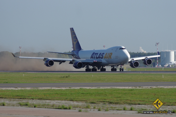 Boeing 747-47UF/SCD
