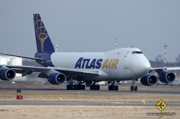 Boeing 747-47UF/SCD