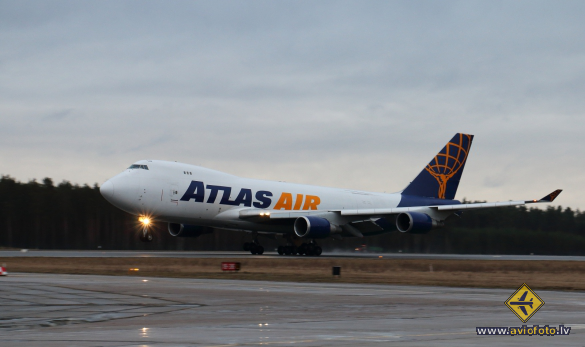 Boeing 747-47UF/SCD
