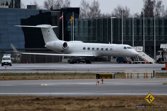 Gulfstream Aerospace Tp102D Gulfstream G550 (G-V-SP)