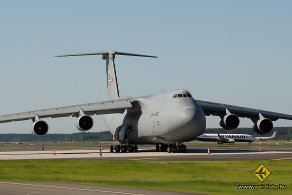 Lockheed C-5A Galaxy (L-500)