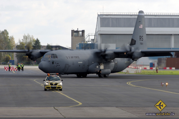 Lockheed Martin C-130J-30 Hercules (L-382)