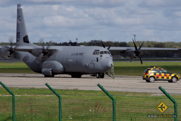 Lockheed Martin C-130J-30 Hercules (L-382)