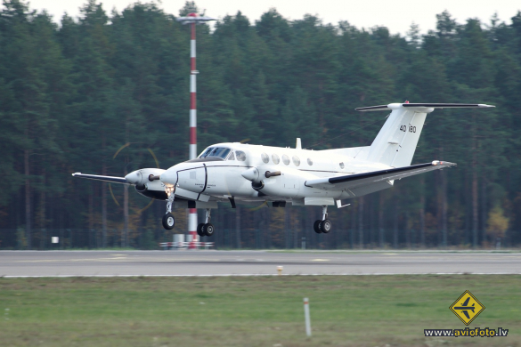 Beech C-12F Huron (B200C)
