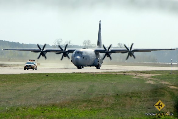 Lockheed Martin C-130J-30 Hercules (L-382)