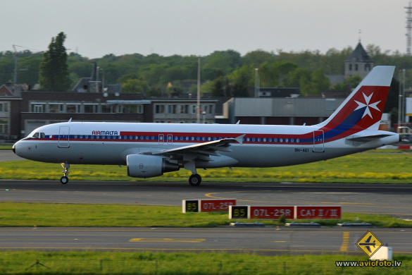 Airbus A320-214