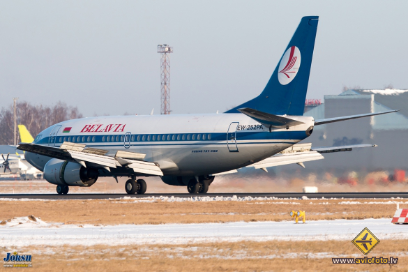 Boeing 737-524