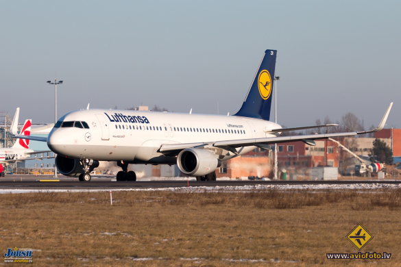 Airbus A320-214