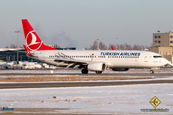 Boeing 737-8F2